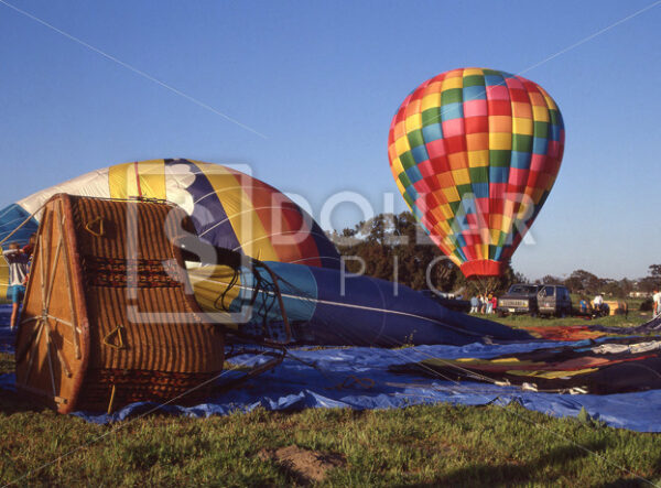 Hot Air Balloon Assembly - Dollar Pic